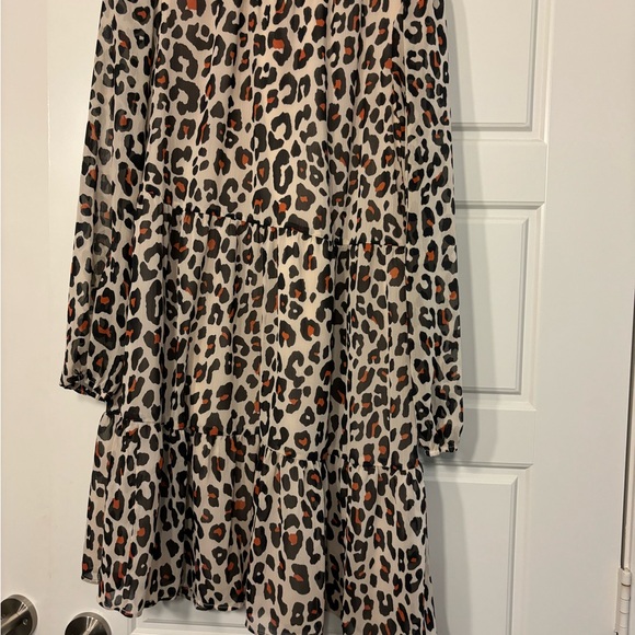 Nice Leopard Print - Picture 3 of 5